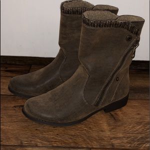 Never worn Just fab boots